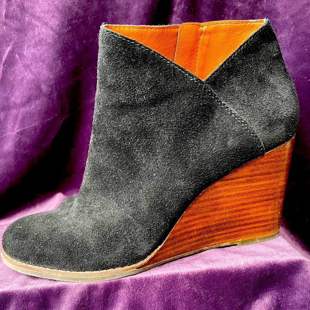 Lucky Brand Yakeena Black Suede Wedge Booties - size 9.5